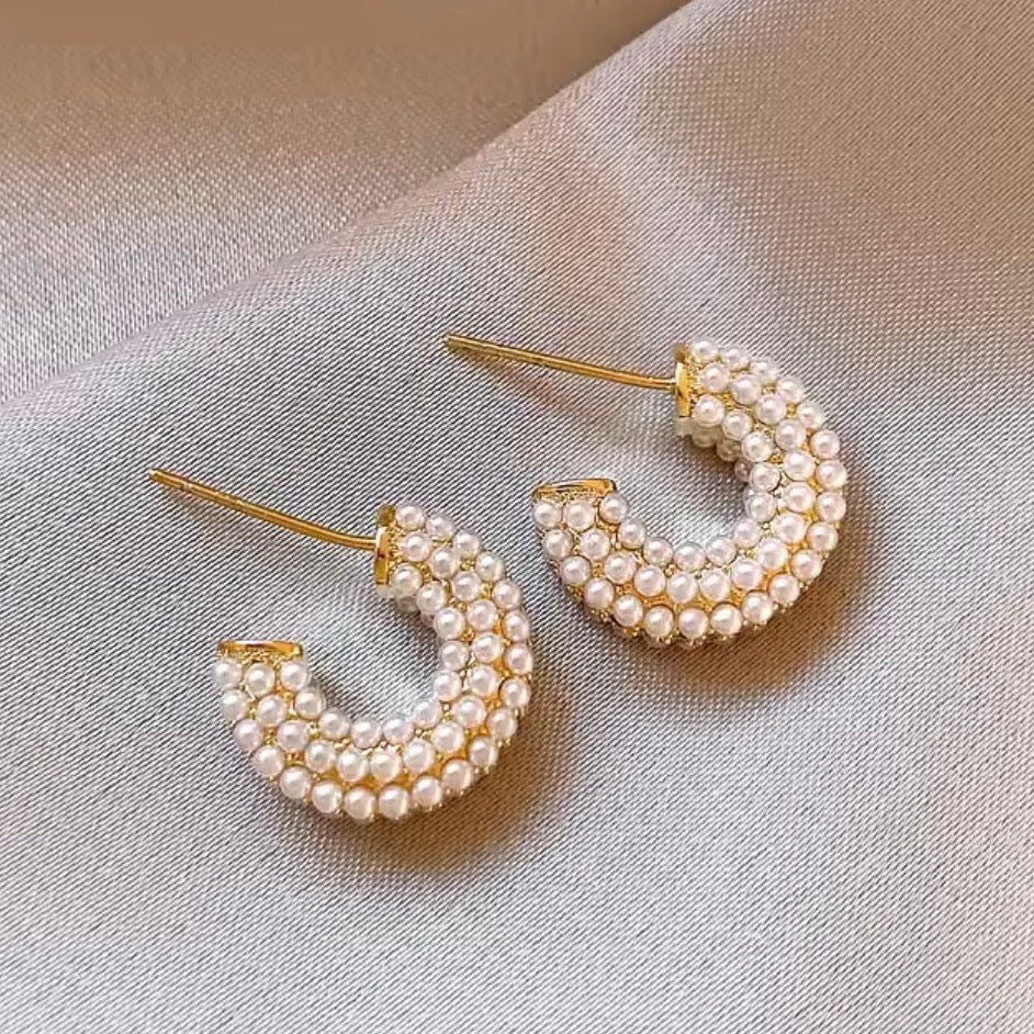 Small Pearls Huggies