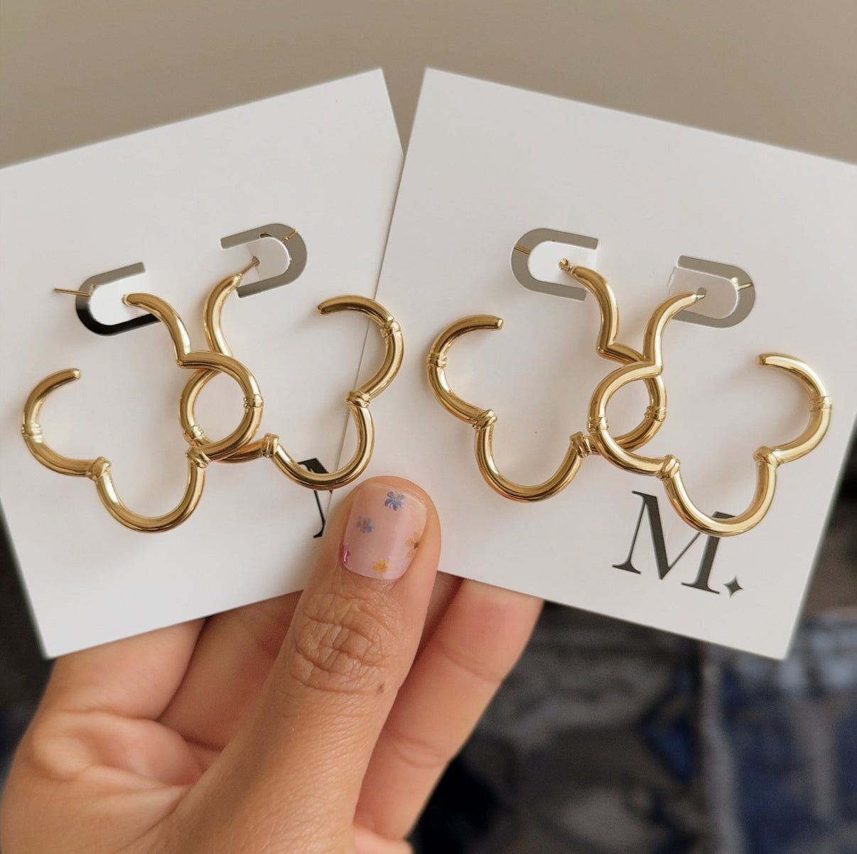 Clover Outline Hoops