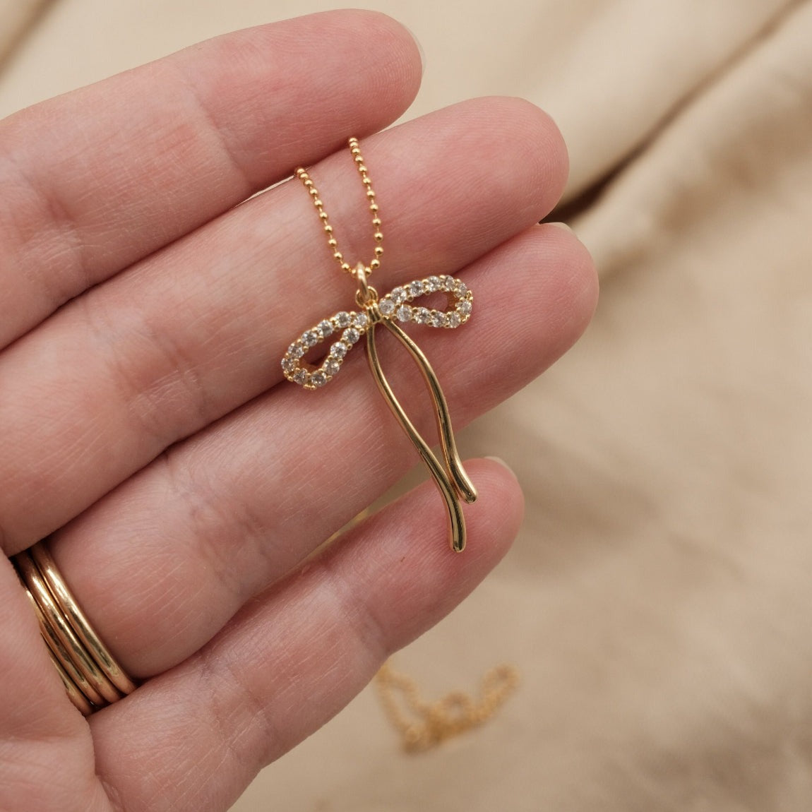 Bow Necklace